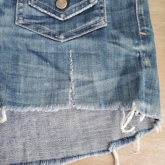 Citizens of Humanity Distressed Cutout shorts Size 28 - Picture 6 of 14
